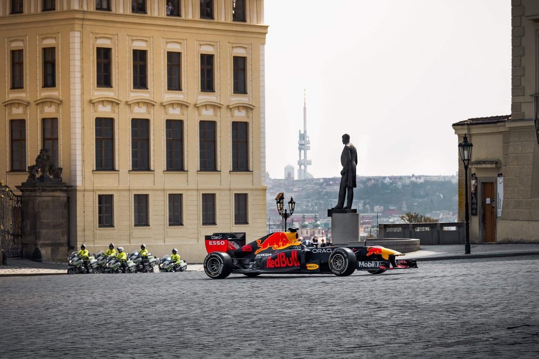 Red Bull Racing Formule1 na Karlově mostě