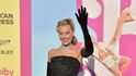 Margot Robbie v Schiaparelli na losangeleské premiéře Barbie.