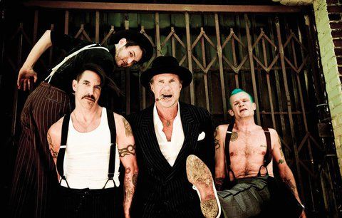 Moderátoři Evropy 2 s Red Hot Chili Peppers v koupelně? Co tam dělali?