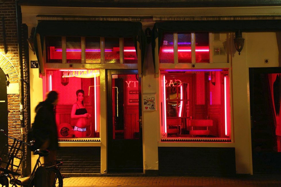 Red Line District je v Amsterdamu oblíbenou turistickou atrakcí