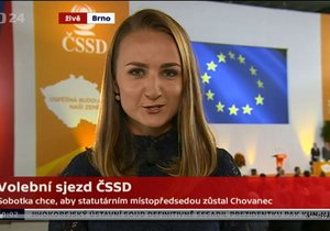 Zní hymna EU, kterou redaktorka zaměnila za slovenskou.