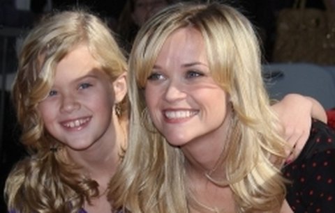 Reese Witherspoon: Dcera nesnáší vše, co udělám!