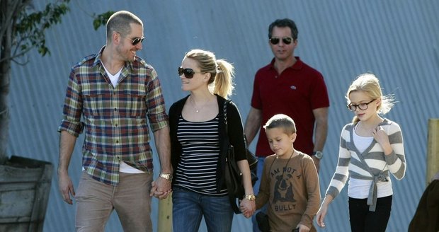 Reese Witherspoon se podruhé vdala. S Jimem Tothem si přeje další děti.