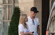 Reese Witherspoon a Jim Toth krátce poté, co oznámili svůj rozvod