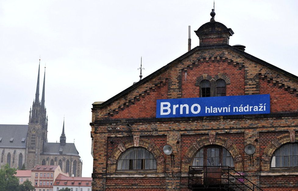 Jedním z témat debaty bude referendum o stěhování brněnského hlavního nádraží. To přitom slouží nejen Brňanům, ale lidem z celého kraje.