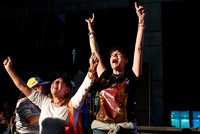 Před volební místností zastřelili ženu. Venezuelské referendum narušil gang