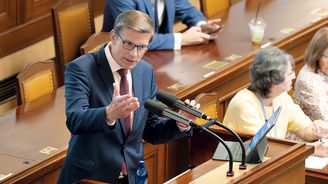 Dusno ve sněmovně pokračuje, takhle vyhrocená atmosféra ještě nikdy nebyla. Dojde ke změně? Dusno ve sněmovně pokračuje, takhle vyhrocená atmosféra ještě nikdy nebyla. Dojde ke změně?