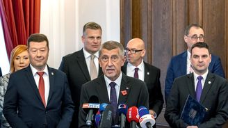 Vláda taktizuje a vyčkává. Sporné zákony odkládá na dobu po komunálních a senátních volbách Vláda taktizuje a vyčkává. Sporné zákony odkládá na dobu po komunálních a senátních volbách
