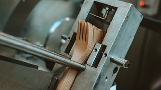 Pražská firma slibovala zachránit Zemi od plastů. Účet za 160 milionů zaplatili důvěřiví investoři Pražská firma slibovala zachránit Zemi od plastů. Účet za 160 milionů zaplatili důvěřiví investoři