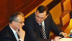 Premiér Petr Nečas s ministrem financí