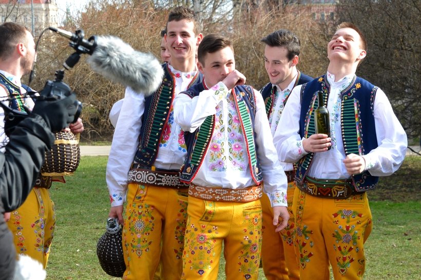 Fotografie z natáčení crowfundingového videa, kdy loni RefuFest potřeboval pomoc od návštěvníků...