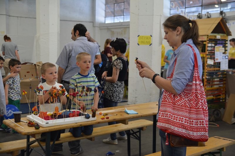 RefuFest poskytl program pro všechny věkové kategorie. Možnost nahlédnout do kultury emigrantů byla skrze jídlo, hudbu, divadlo, i přímý kontakt.