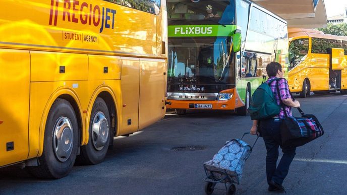 Konkurenci mezi Regiojetem a Flixbusem se vyostřuje