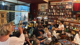 Arnošt Lustig zavře Řehoře Samsu: Legendární kavárna končí, jen co zítra uvede do světa Démanty noci Arnošt Lustig zavře Řehoře Samsu: Legendární kavárna končí, jen co zítra uvede do světa Démanty noci