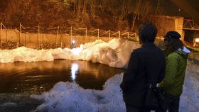 Vodohospodáři kontrolovali v noci na 30. března úsek Bíliny od Sezemic do Ústí nad Labem kvůli výskytu pěny na řece. Úhyn ryb Povodí Ohře nezaznamenalo.