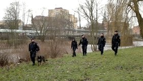Policisté na Havlíčkobrodsku v noci pátrali po muži: Jeho tělo našli ráno v řece