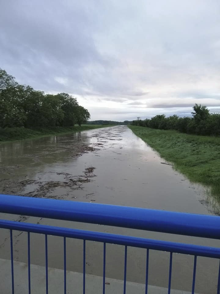 Rozvodněná Velička ve Strážnici