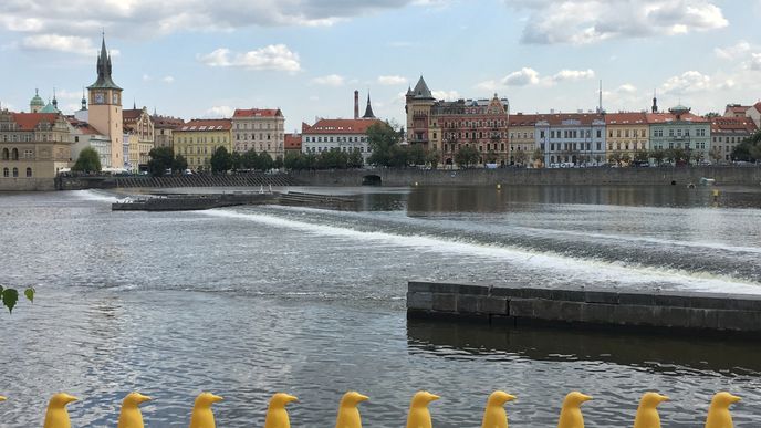 Staroměstský jez u Karlova mostu