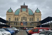 Historická nádražní budova v Plzni: Miliarda z ní udělala zase krásku