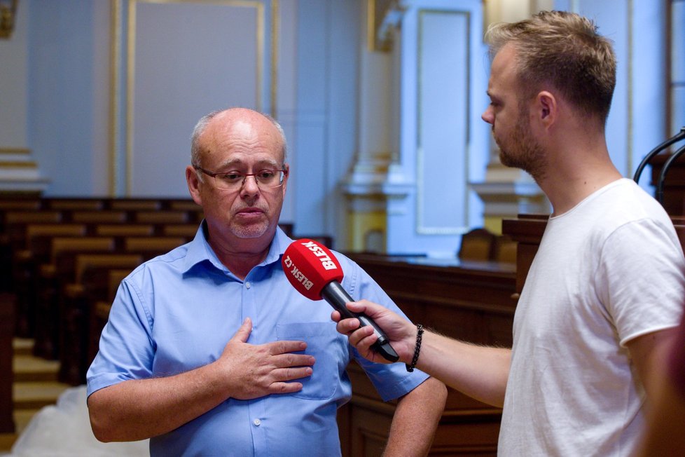 Ředitel tiskového odboru Roman Žamboch popsal redakci Blesk Zpráv letošní rekonstrukce a údržby ve sněmovně. (6. 8. 2019)