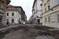 Ulice v historickém centru Plzně prochází rekonstrukcí: »Sedláčkovka« bude mít dlažbu i nové lampy