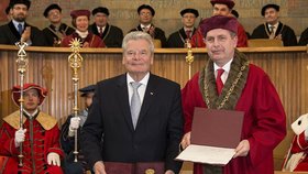 Rektor UK, prof. Tomáš Zima, s německým prezidentem Gauckem