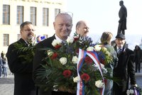 Rektoři před Hradem uctili vznik republiky. Pocta padlým legionářům se konala v podhradí