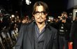 Johnny Depp se bez brýlí objevuje jen tam, kde si to žádá role.