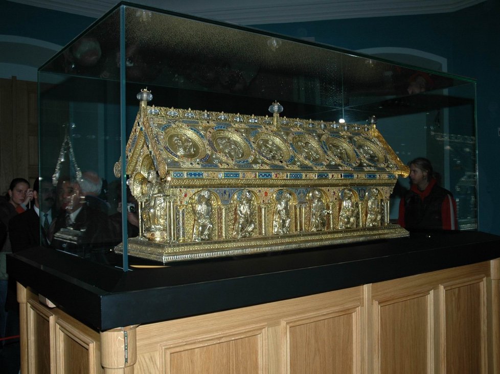 Relikviář sv. Maura je vystaven ve speciální trezorové místnosti s vlastní klimatizací.