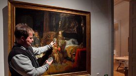 V paláci Kinských Národní galerie Praha na Staroměstském náměstí v Praze pokračovaly 3. září 2020 přípravy výstavy Rembrandt: Portrét člověka, která začne 25. září a představí více než 110 děl z významných tuzemských i zahraničních institucí. 