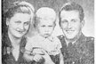 Na fotografii s rodiči Jozefem a Blankou Remkovými je malému Vláďovi rok a půl.