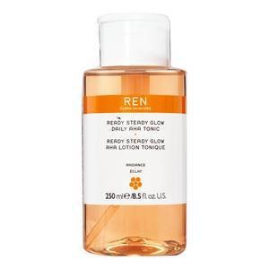 Tonikum s kyselinou mléčnou Radiance Ready Steady Glow Daily Tonic, REN, 820 Kč (250 ml)