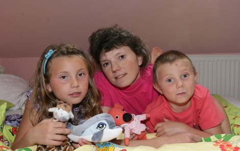 Renata se svými dětmi Verunkou a Matějem.