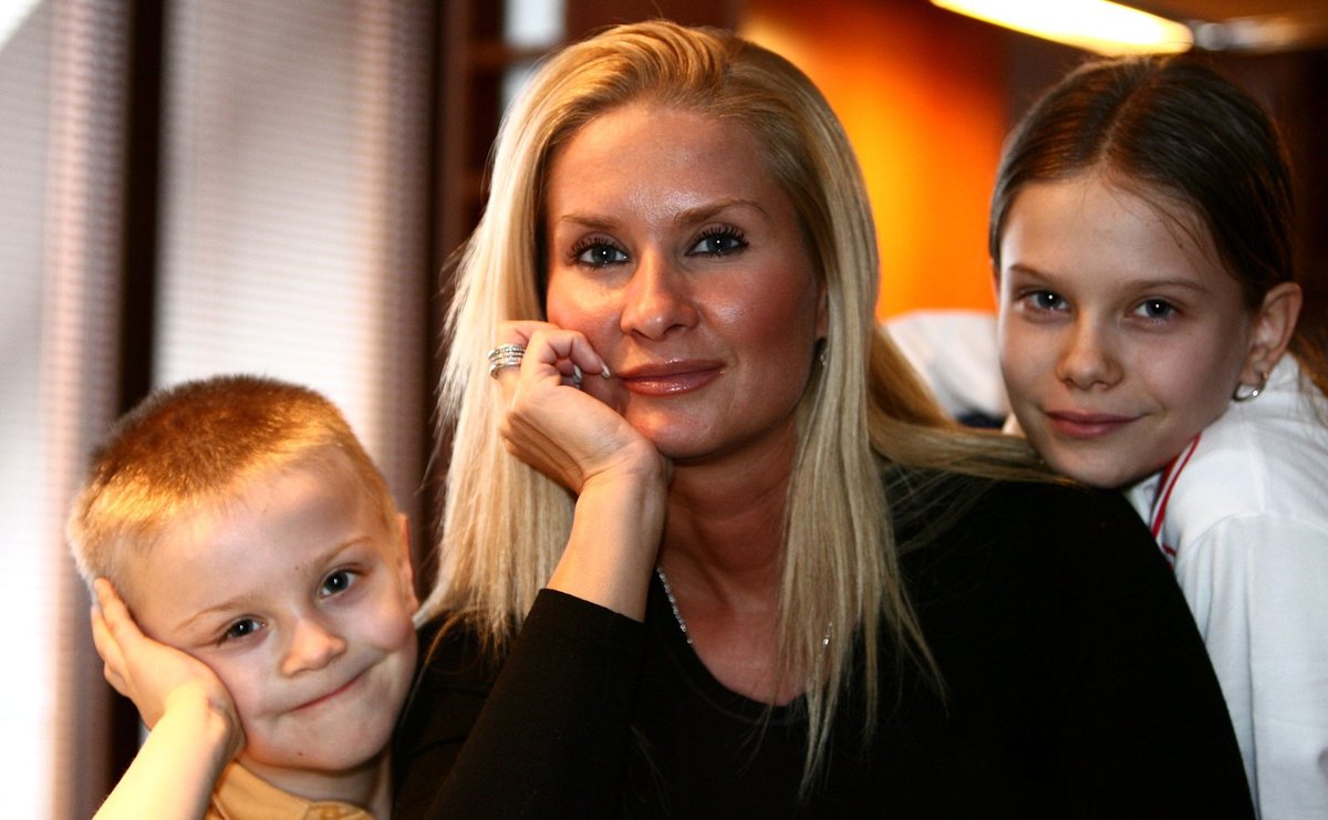 Manželka Renata s dětmi, o které se teď stará hlavně ona.