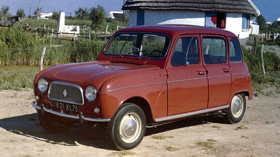 Připomeňte si Renault 4 v obrovské galerii, než vzpomínky zakalí elektrický nástupce