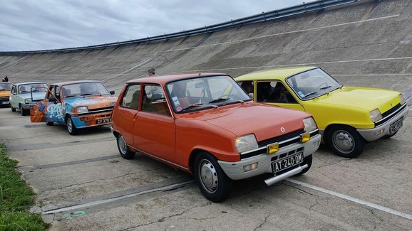 Renault 5 jako způsob života. Spolek šesti přátel vlastní 60 kousků