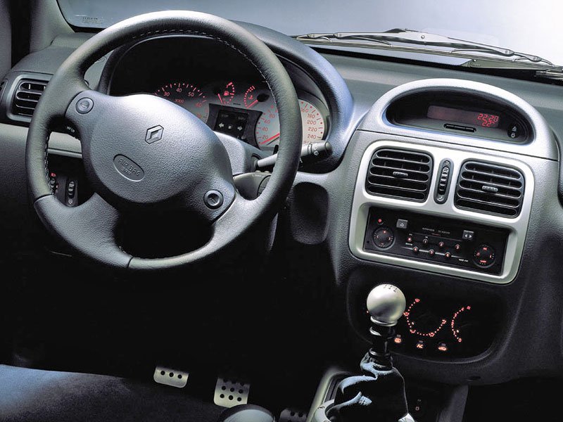 Renault Clio V6 (2000)