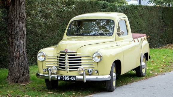 Renault Colorale (1950-1956): Pracant pro venkov a kolonie byl předchůdcem crossoverů