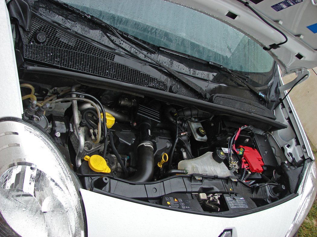 Turbodiesel 1.5 dCi sice moc nafty nespotřebuje, ale před koupí ojetiny je třeba jej prověřit