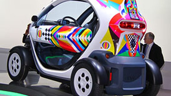 Renault Twizy: Čtyřkolový elektrický skútr v sériovém provedení