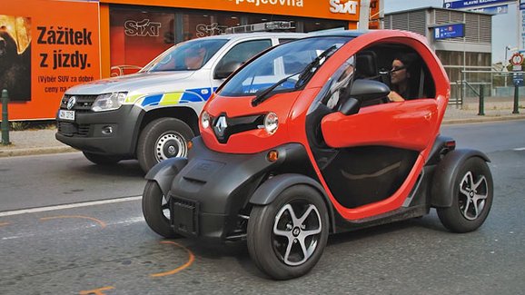 Video: Renault Twizy, Simča, výlet na dálnici a sprint