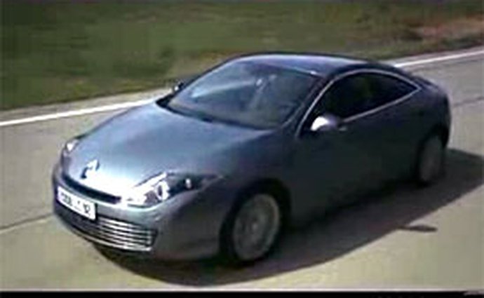 Video: Renault Laguna Coupé – francouzská elegance