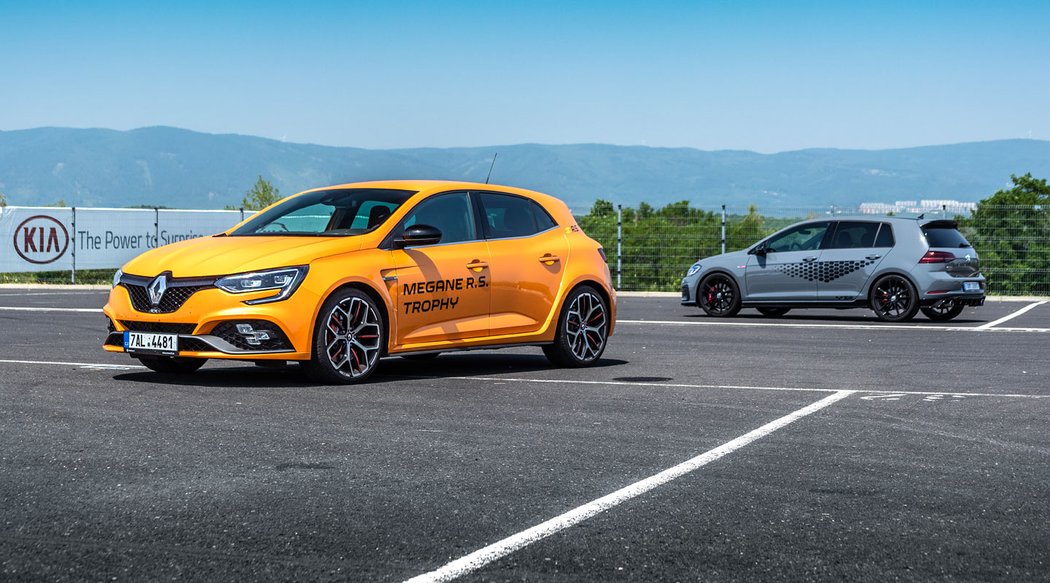 Renault Megane R.S. Trophy vs VW Golf GTI TCR