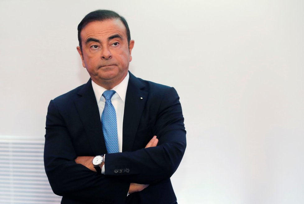 Předseda správní rady japonské automobilky Nissan Motor Carlos Ghosn měl používat firemní peníze pro vlastní účely a dopustil se i dalších závažných pochybení.