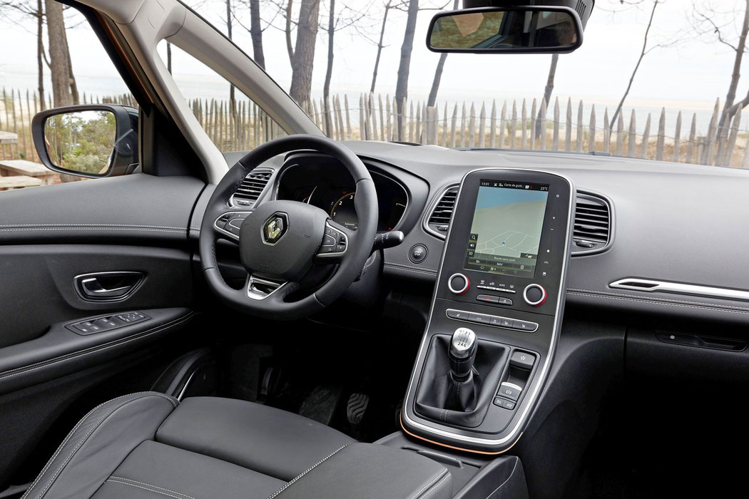 renault novemodely mpv