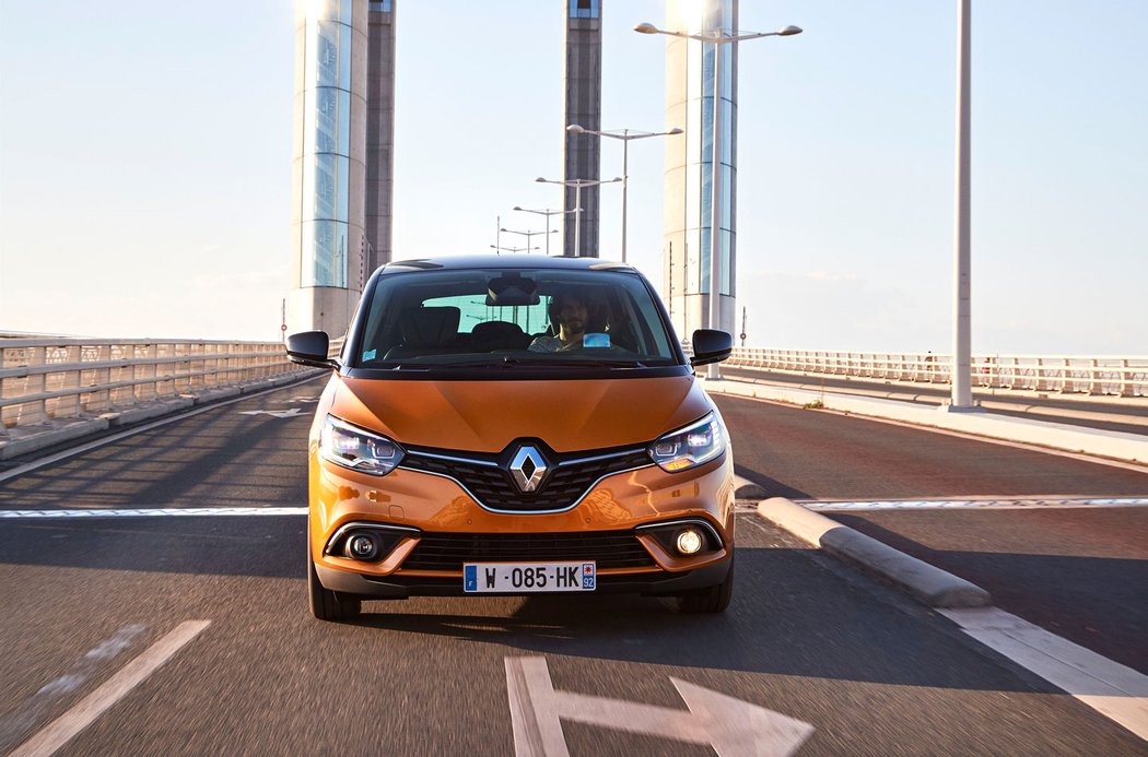 renault novemodely mpv