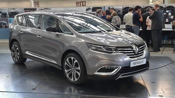 Renault Espace na dalších fotkách: Víme, jak vypadá přístrojová deska!