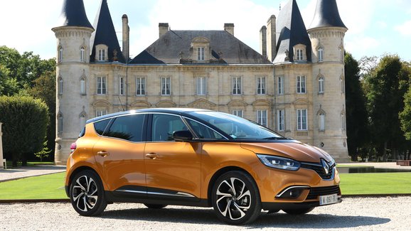 Renault Scénic na českém trhu končí, i když se vůbec neprodává špatně. Důvod je prostý