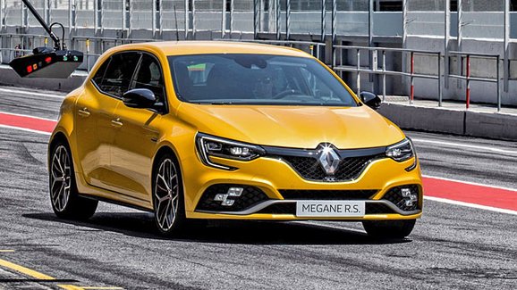 Renault Mégane R.S. přijíždí v posílené verzi Trophy. Nabídne i manuál!