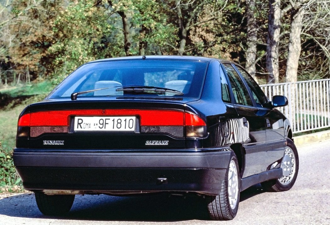 Renault Safrane (1992)